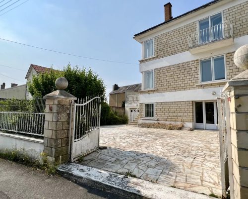 122271549_Poitiers- Quartier Condorcet-Avenue de Nantes- Grande maison 5 chambres avec garage, jardin.jpg