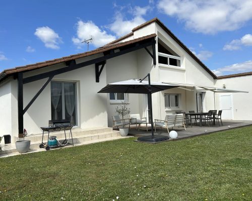 141044150_Vouneuil-sous-Biard- Maison d'architecte 6 pièces avec piscine..jpg