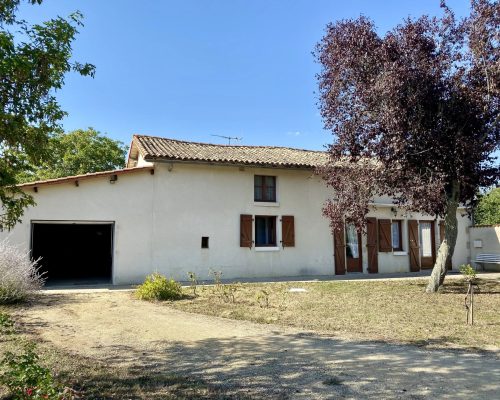 142881724_Valence-en-Poitou-centre de Couhé maison 4 pièces.jpg