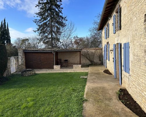 147297117_à 2km de Couhé maison en pierre de type 4.jpg